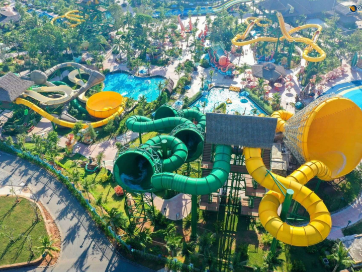 Sun World Ha Nam với các trò chơi ống nước hấp dẫn.