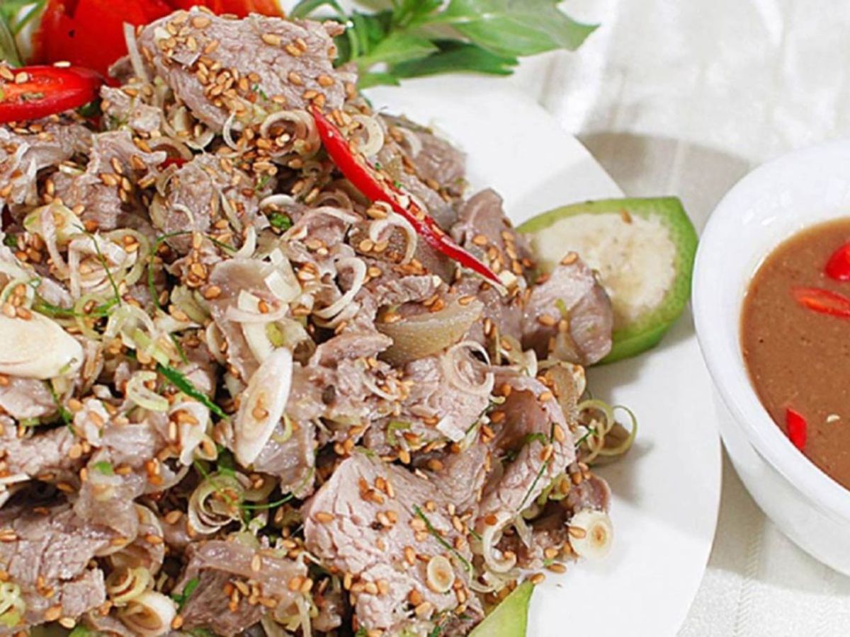 Thịt dê Hà Nam nổi tiếng với thịt chắc và được chế biến thành nhiều món đặc trưng.