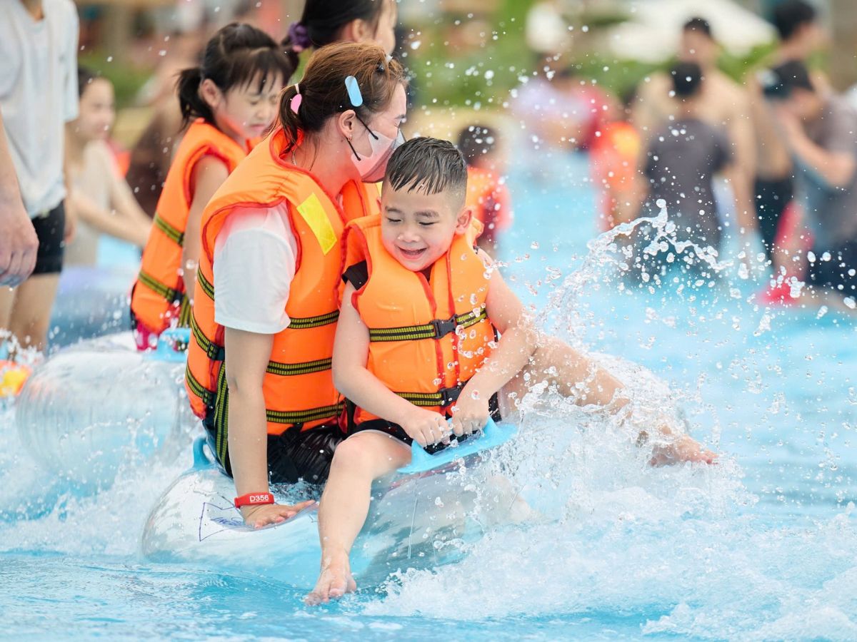 Trong quá trình vui chơi ở Sun World Ha Nam dịp hè thì vấn đề an toàn là điều mà du khách nên thật chú ý. 