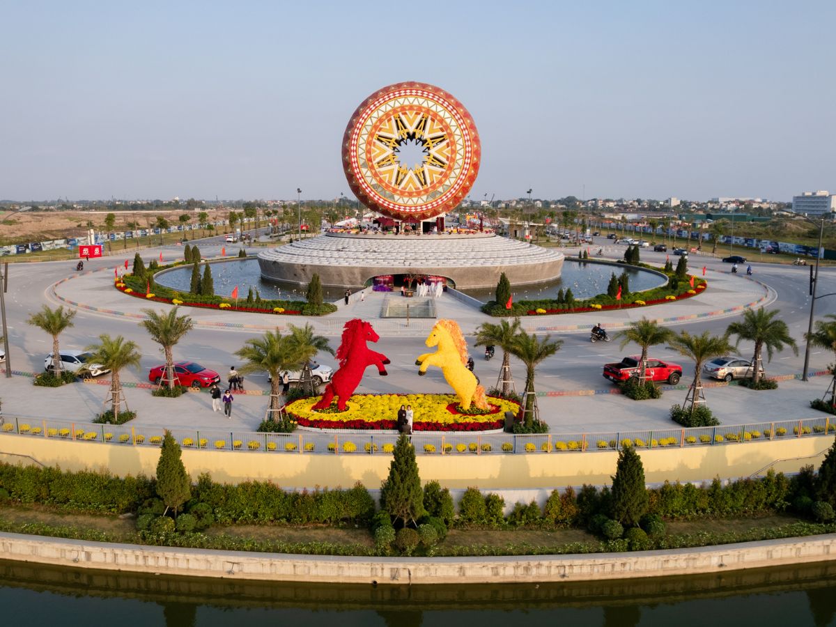 Du khách có thể thuận tiện di chuyển tới và tham quan dễ dàng trong lịch trình 2N1Đ Hà Nam với đa dạng các phương tiện khác nhau.