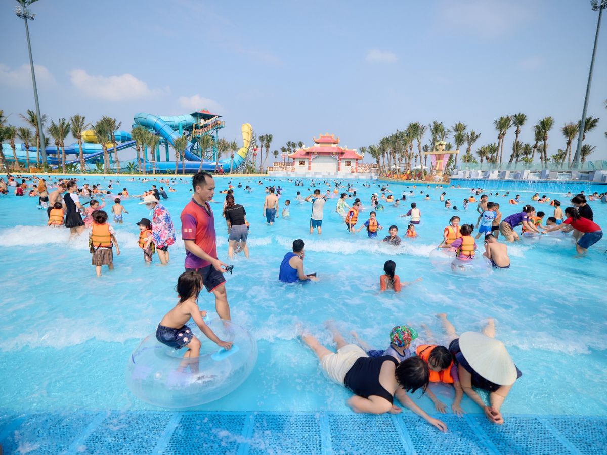 Những hoạt động vui chơi ở Sun World Ha Nam mang đến trải nghiệm muôn vẻ dành cho du khách.
