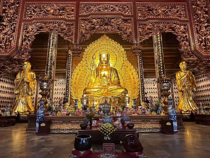 Tôn tượng Phật Thích Ca Mâu Ni.