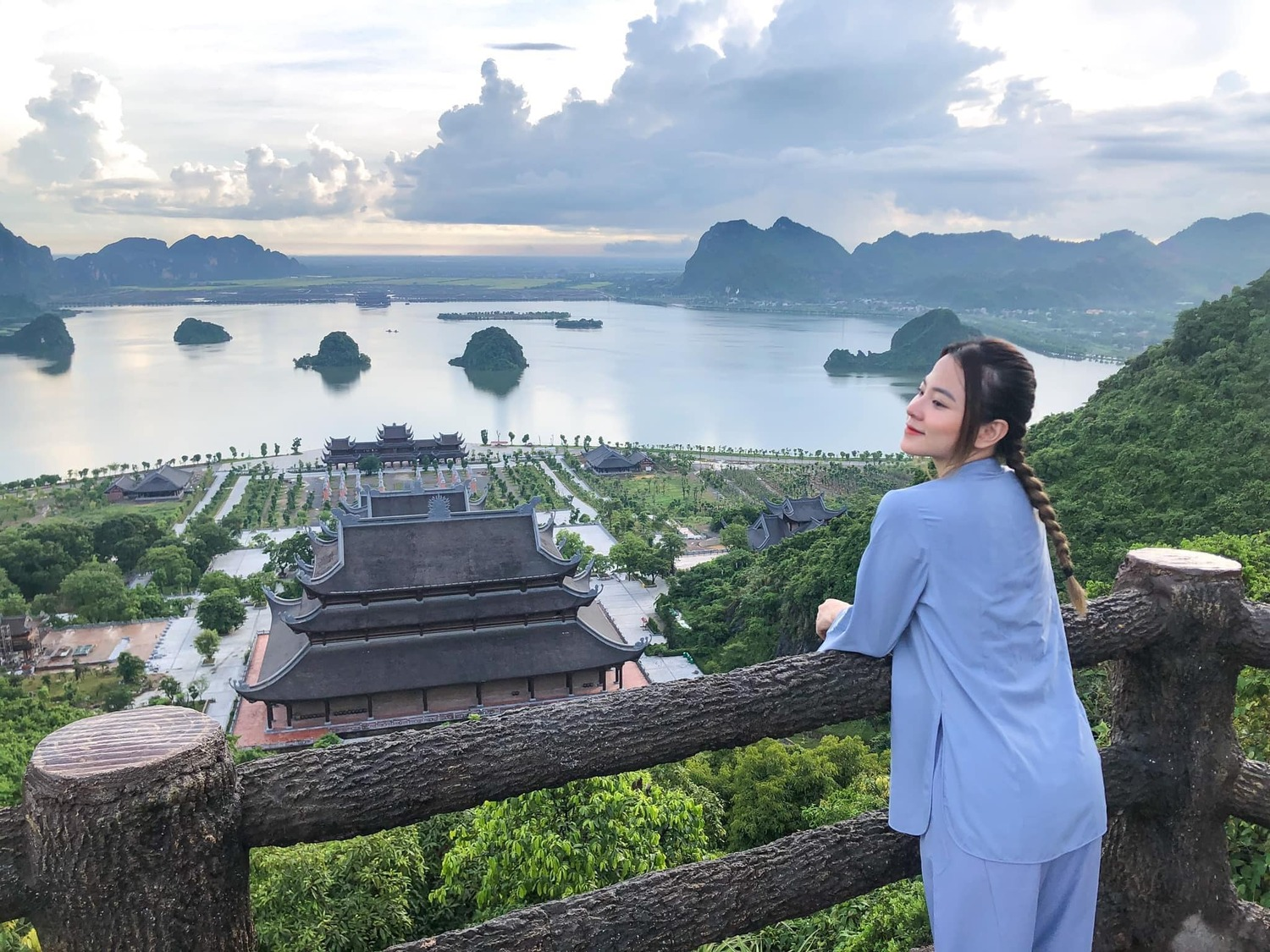Du khách nên đặt tour trước vài ngày để chủ động hơn về thời gian và chuẩn bị cá nhân.