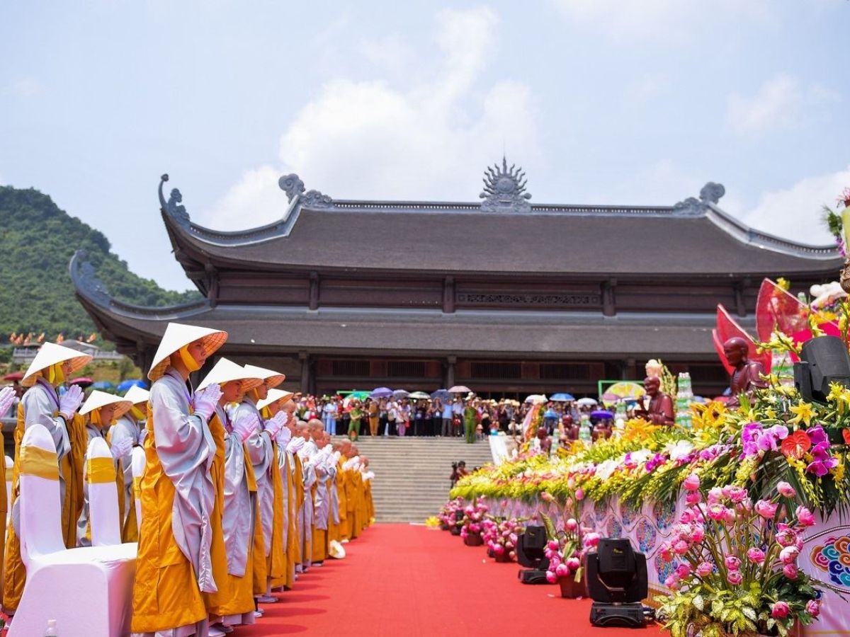 Lễ hội Hà Nam thu hút đông đảo người dân và du khách