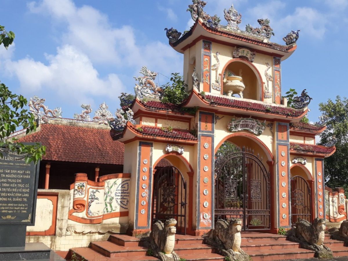 Đình Thịnh Châu Hạ giữ trọn kiến trúc đình làng truyền thống.