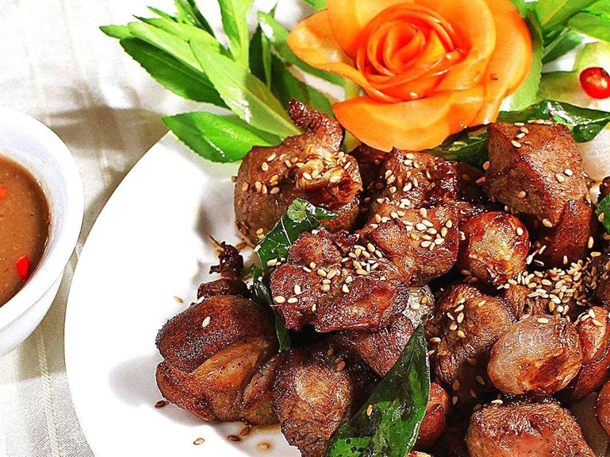 Dê núi Kim Bảng nổi tiếng với thịt săn chắc ngọt tự nhiên.