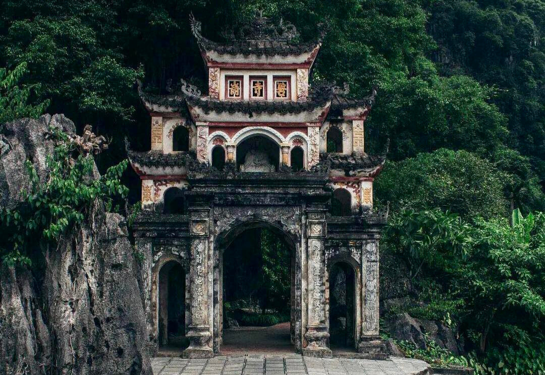 Chùa Bích Động - ngôi chùa cổ trên dãy Trường Yên linh thiêng bậc nhất Ninh Bình. (Nguồn: Sưu tầm)