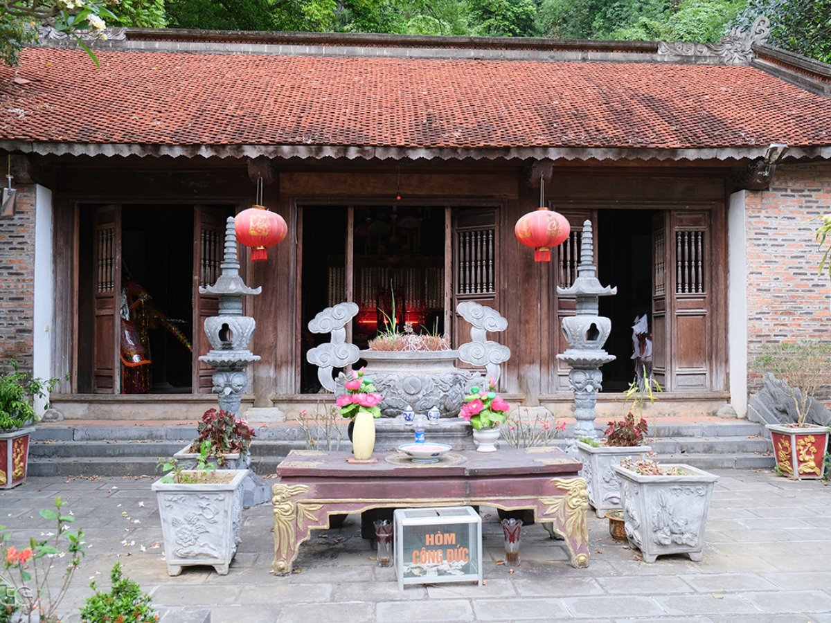 Đền Thung Lá thờ Mẫu Hậu vua Đinh Tiên Hoàng và Vương Bà có công dẹp loạn xưa. (Nguồn: Sưu tầm)