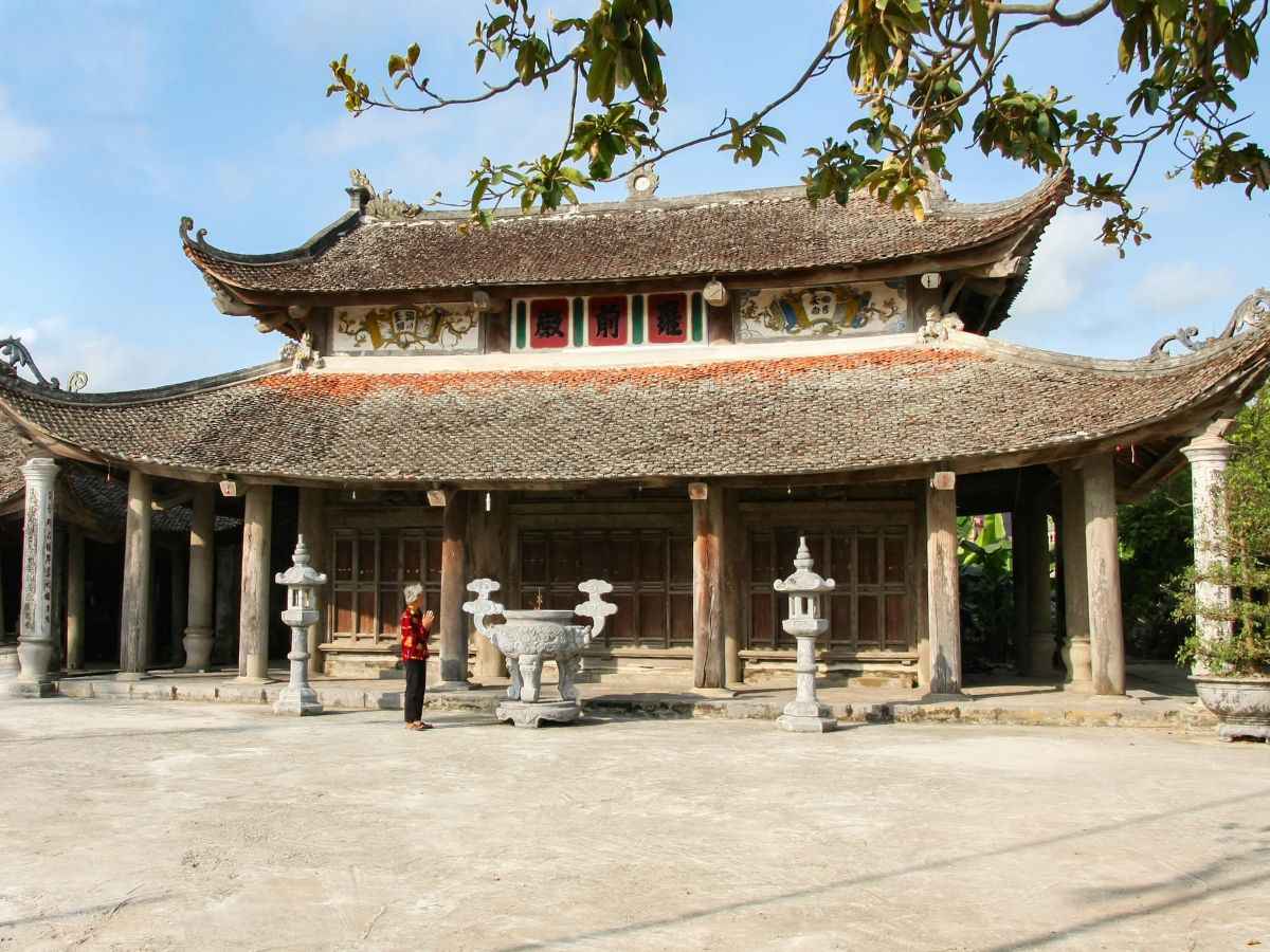 Ngôi đình cổ kính tại làng nghề gỗ La Xuyên. (Nguồn: Sưu tầm)