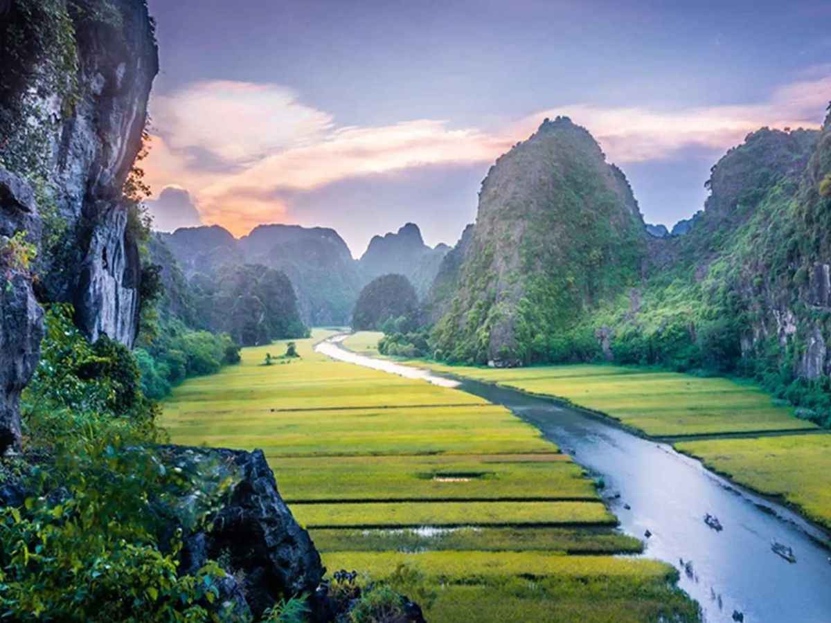 Thời điểm sáng sớm tại Tam Cốc. (Nguồn: Sưu tầm)