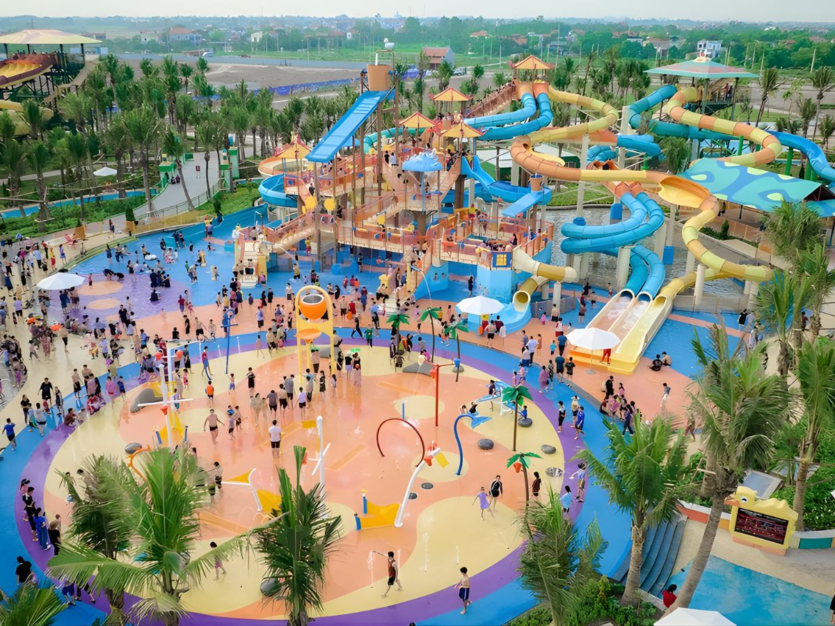 Sun World Hà Nam hiện lên sôi động với lượng du khách vui chơi nhộn nhịp, tiếng cười nói vang khắp không gian. (Nguồn: Sưu tầm)