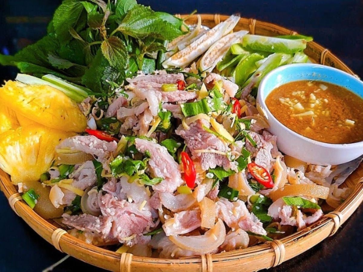 Thịt dê Ninh Bình nổi tiếng mềm ngọt và thơm đặc trưng. 
