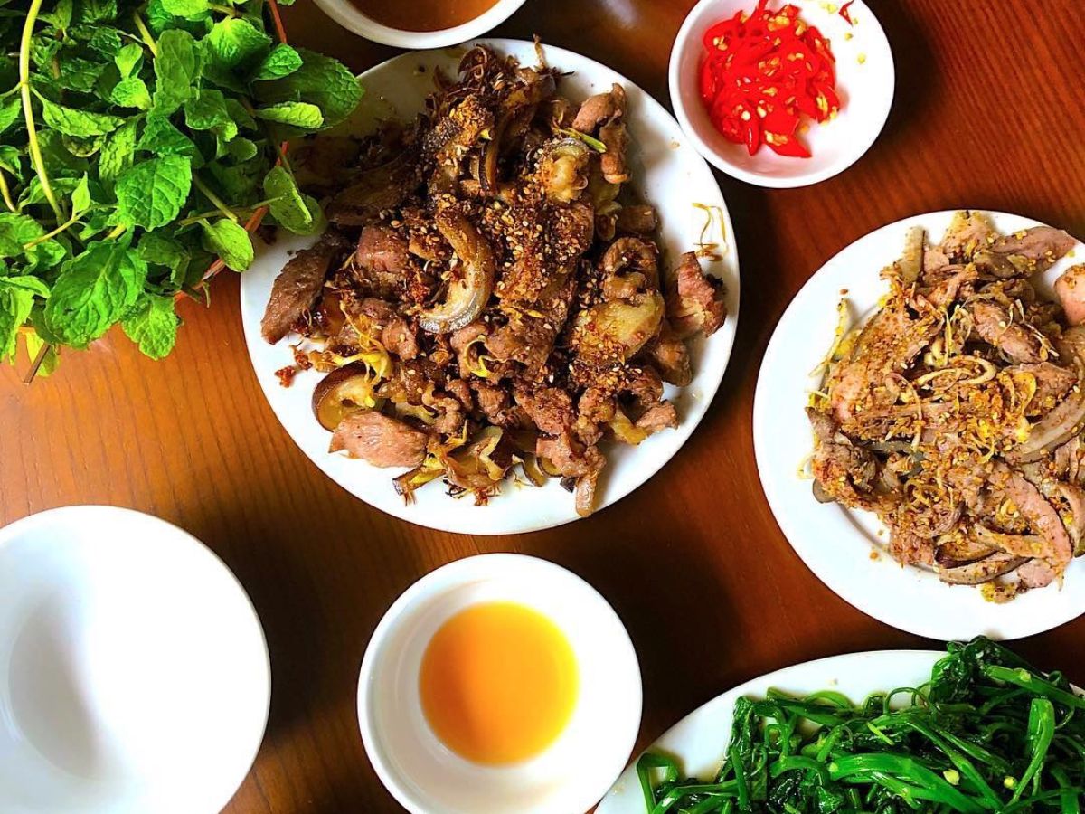 Các món ăn được bày biện khá hấp dẫn. 