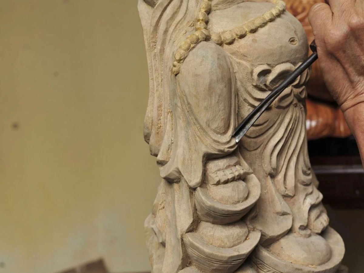 Những nghệ nhân tài hoa thổi hồn vào từng thớ gỗ vô tri.