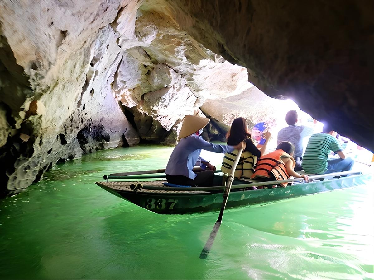 Hang Si nằm ở đâu trong quần thể Tràng An.