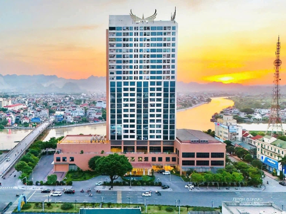 Muong Thanh Luxury Ha Nam Với tòa tháp cao 28 tầng uy nghi.