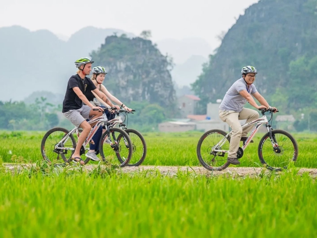 Trải nghiệm đạp xe trên con đường lang quanh co. (Nguồn: Sưu tầm)