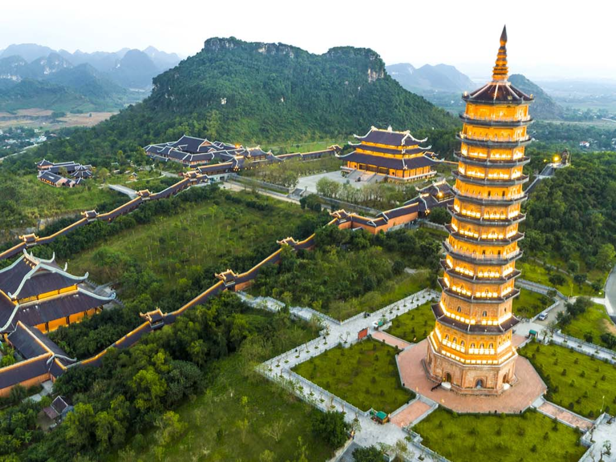 Du khách có thể ghé thăm Cố đô Hoa Lư. (Nguồn: Sưu tầm)