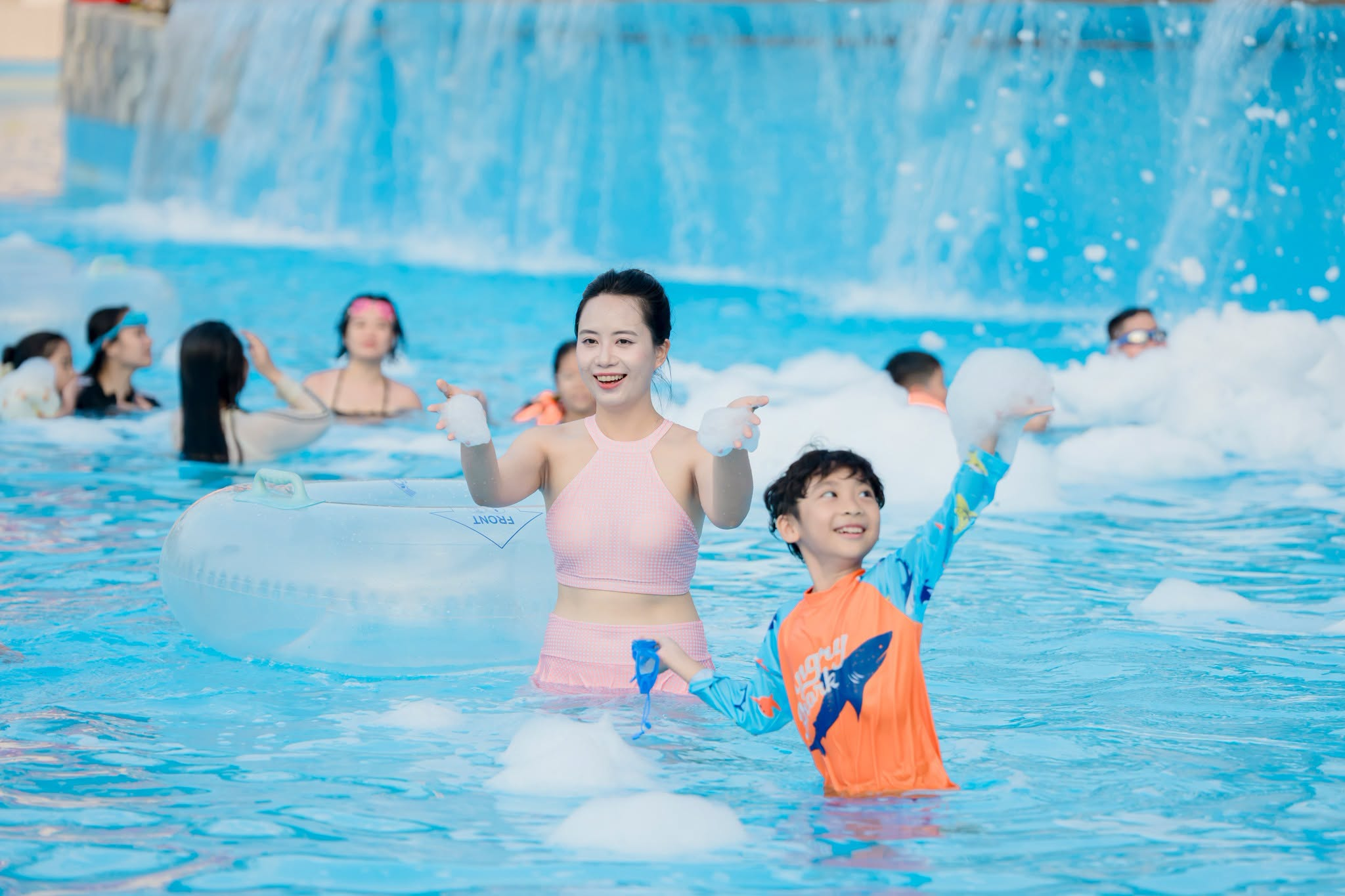 Sun World Ha Nam mang đến không gian vui chơi sôi động với nhiều trải nghiệm giải trí dưới nước dành cho gia đình. (Nguồn: Sưu tầm)