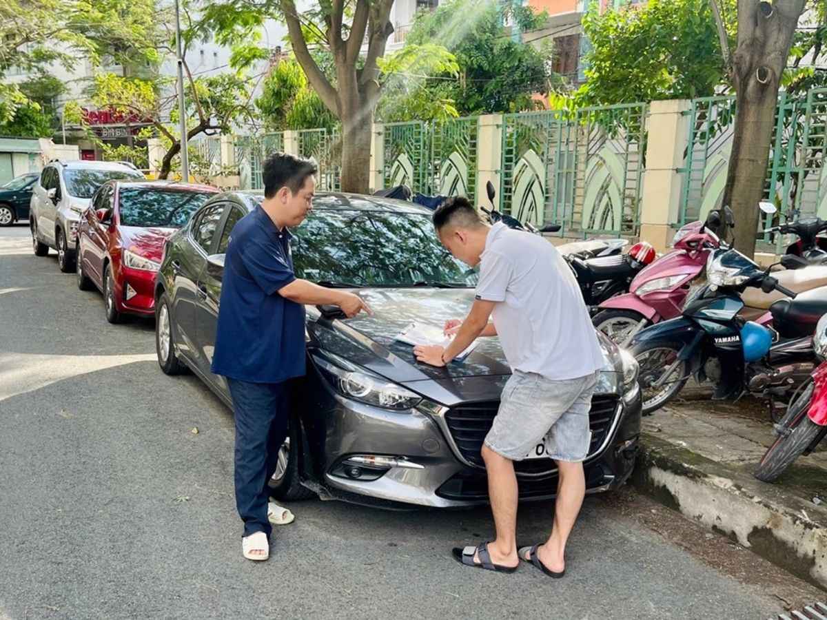 Du khách nên kiểm tra hợp đồng và chi phí rõ ràng khi thuê xe ô tô hay xe xe máy. (Nguồn: Sưu tầm)