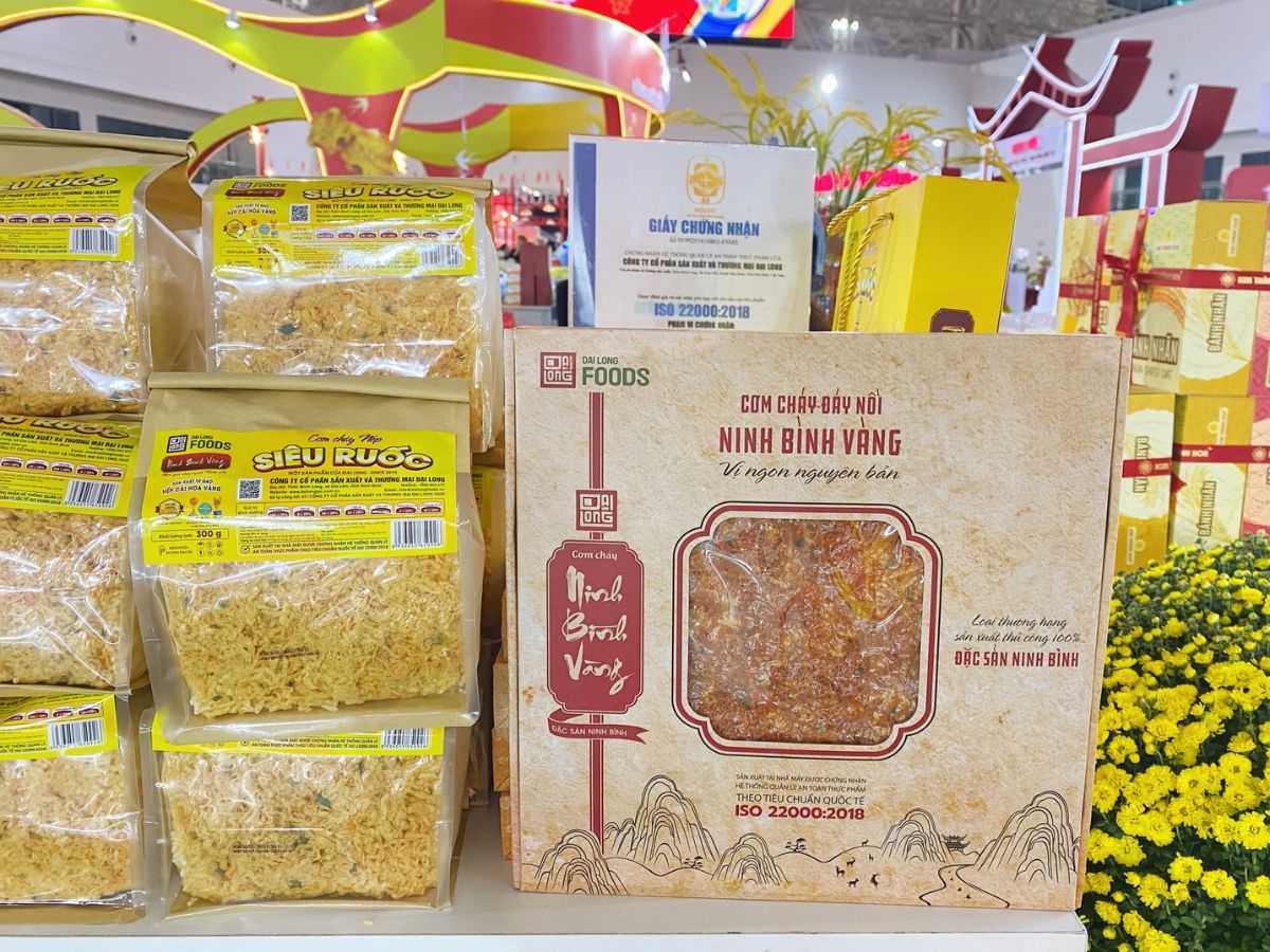 Du khách có thể lựa chọn nhiều loại cơm cháy Đại Long phù hợp với từng khẩu vị và nhu cầu làm quà. (Nguồn: Sưu tầm)