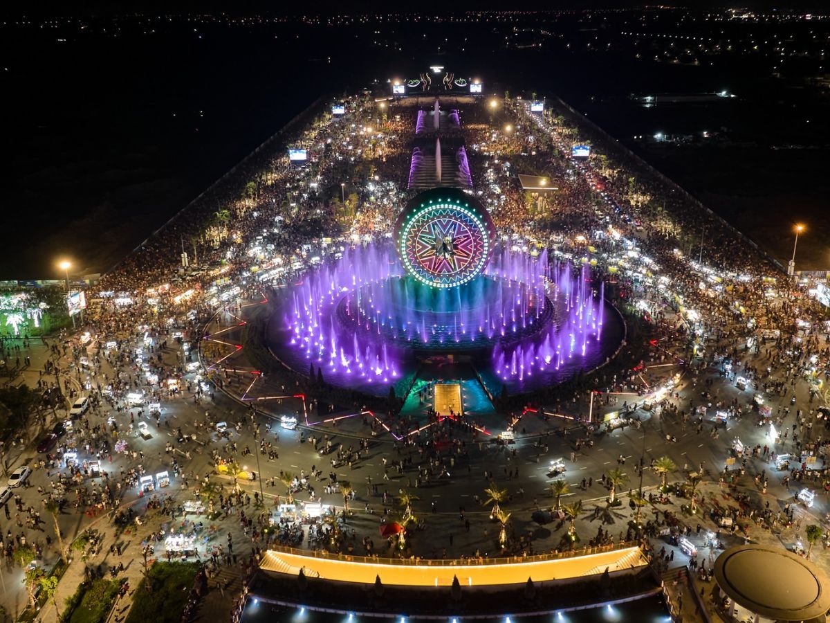 Không gian Sun Urban City vào buổi tối trong hành trình khám phá miền Bắc. (Nguồn: Sưu tầm).