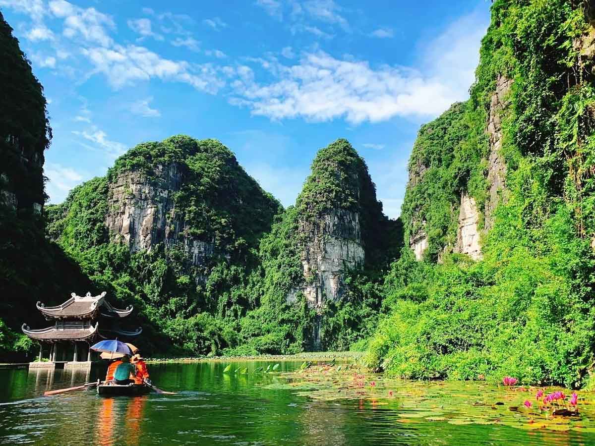 Thời điểm đầu tháng 9 tại Ninh Bình mang đặc trưng khí hậu đầu thu miền Bắc với nền nhiệt trung bình. (Nguồn: Sưu tầm)