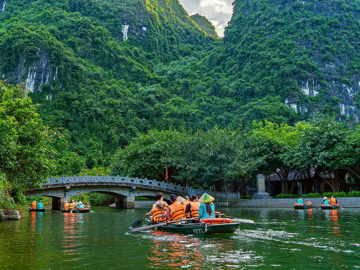 Sau khi khám phá Ninh Bình trong 2 ngày đầu ở Tràng An thì du khách có thể di chuyển lên Mai Châu. (Nguồn: Sưu tầm)