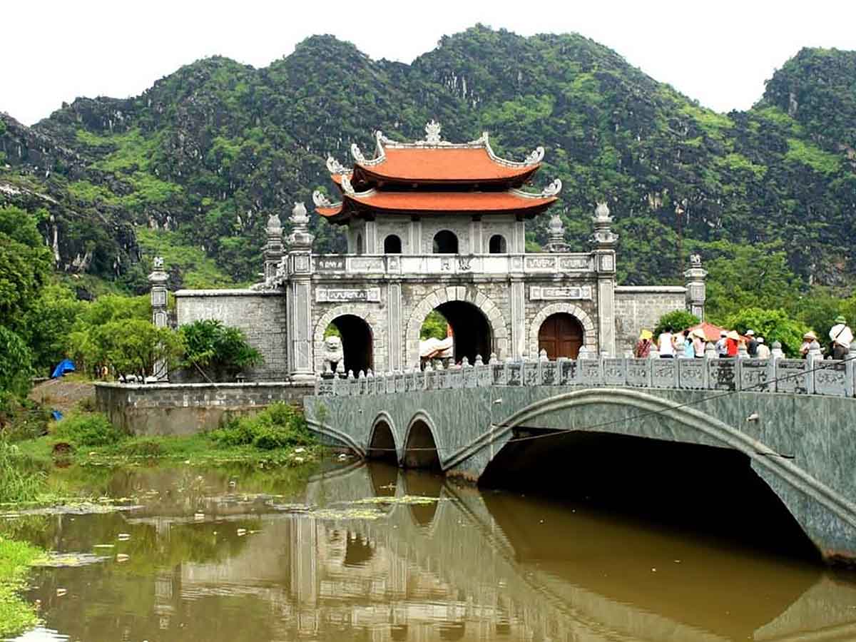 Thời gian tham quan trong khung từ 6h đến 9h là thời điểm cực lý tưởng để đến tham quan chùa. (Nguồn: Sưu tầm)