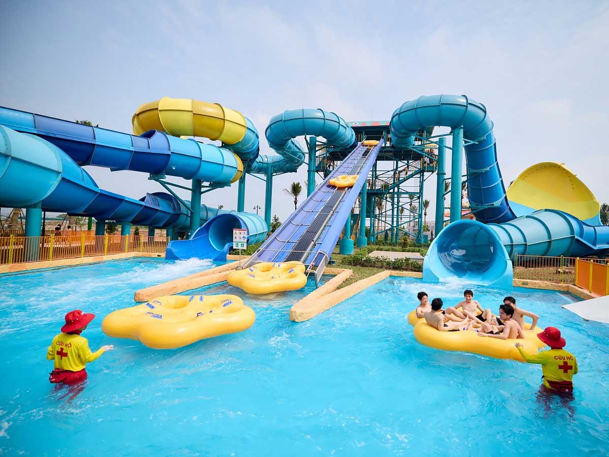Lưu ý nên tham quan sớm vào dịp lễ để có thể trải nghiệm được các điểm ấn tượng tại Ninh Bình. (Nguồn: Sưu tầm)