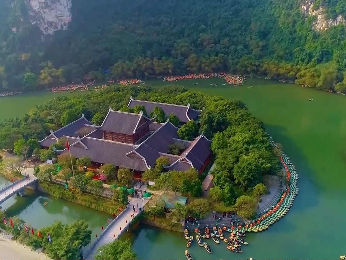 Thời điểm đầu tháng 9 đánh dấu giai đoạn chuyển mùa rõ rệt tại Ninh Bình khi nắng hè giảm cường độ. (Nguồn: Sưu tầm)