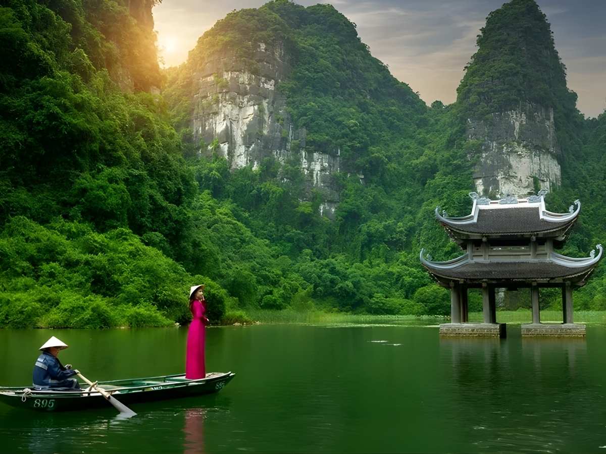 Khu sinh thái Tràng An là vùng núi đá vôi và thung lũng. (Nguồn: Sưu tầm)