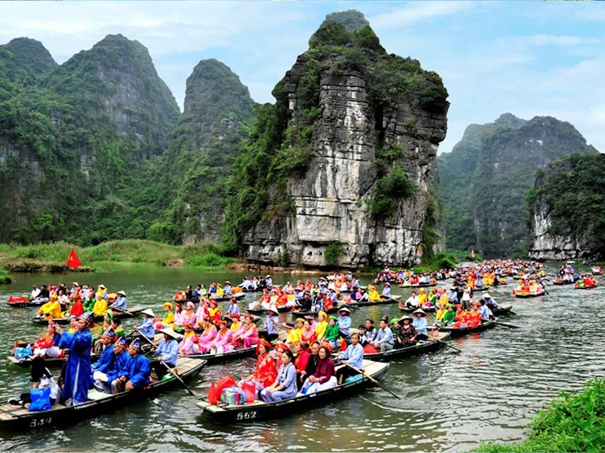 Nắm rõ quy luật đông khách sẽ tập trung mạnh vào ngày đầu và ngày cuối kỳ nghỉ do tâm lý xuất phát đồng loạt. (Nguồn: Sưu tầm)