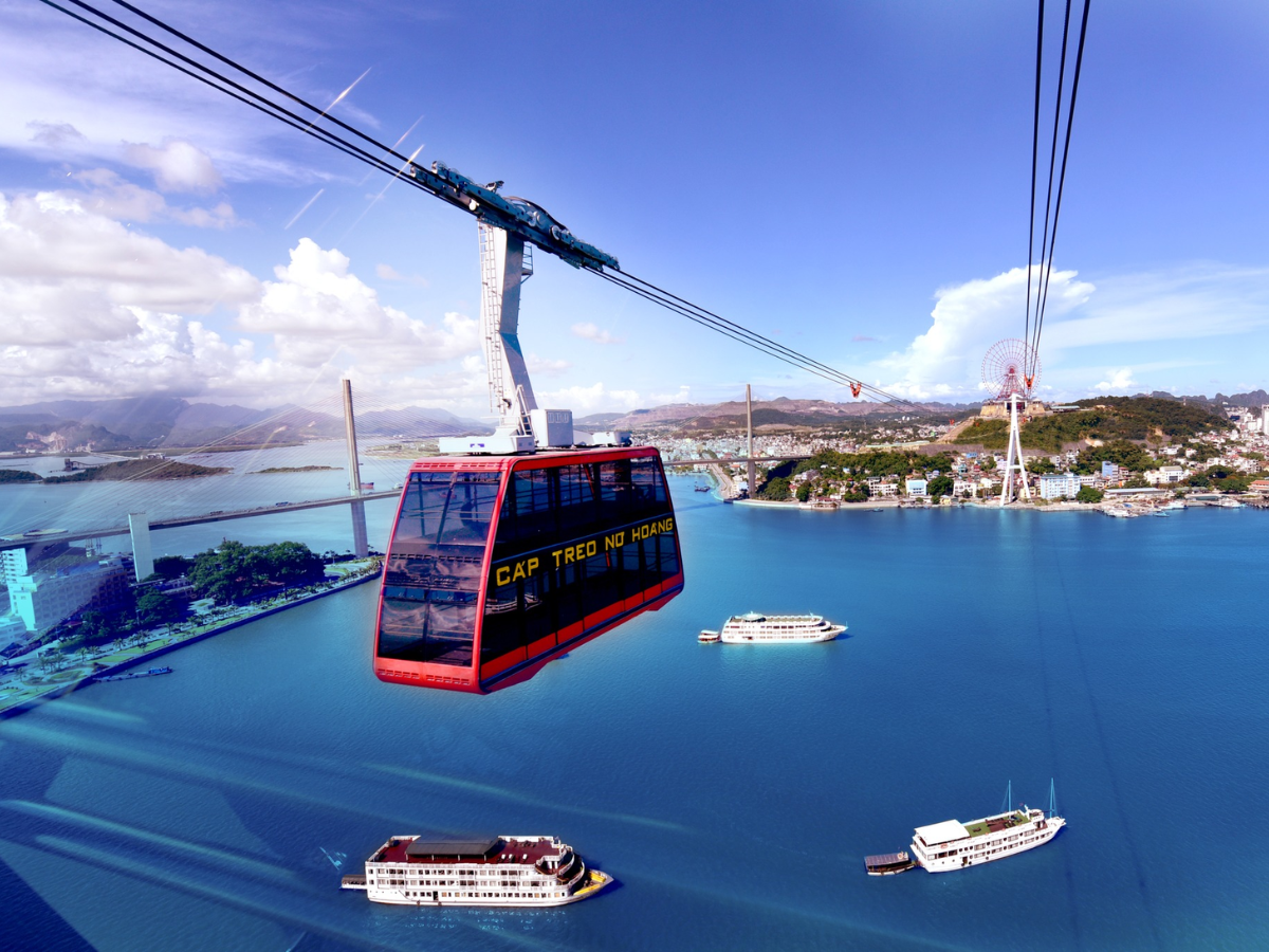 Trải nghiệm cáp treo tại Sun World Ha Long.