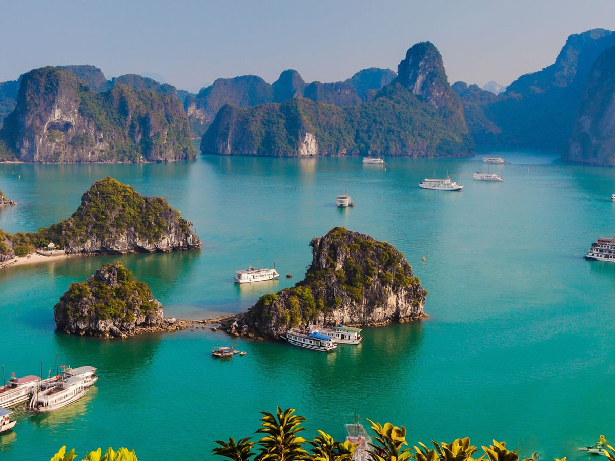 Chiêm ngưỡng vẻ đẹp hùng vĩ của Vịnh Hạ Long. (Nguồn: Sưu tầm)