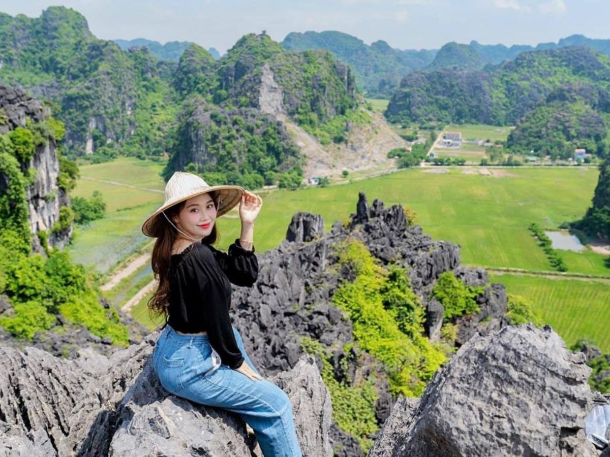 Du khách nên chuẩn bị trang phục và vật dụng phù hợp với từng điểm đến tại Ninh Bình. (Nguồn: Sưu tầm)