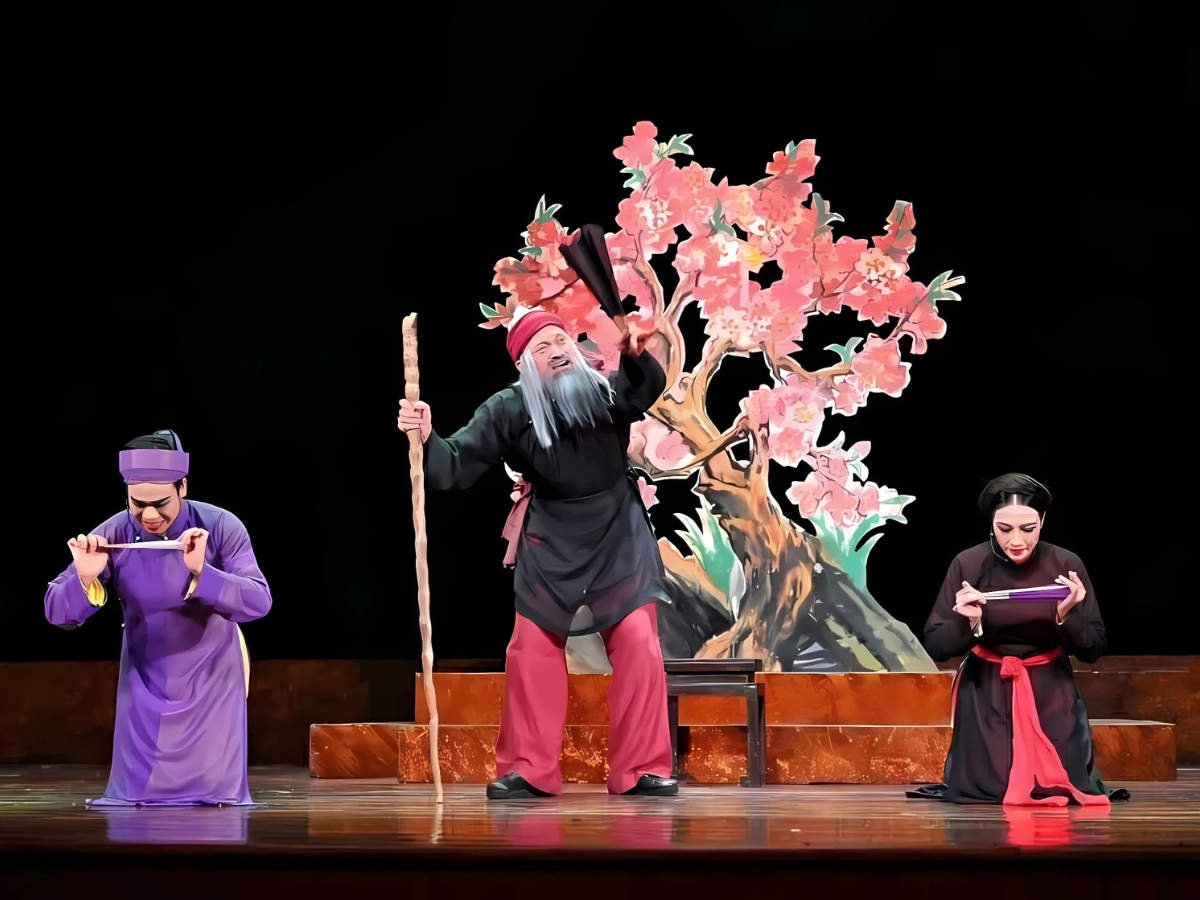 Buổi biểu diễn vở chèo “Quan Âm Thị Kính”.