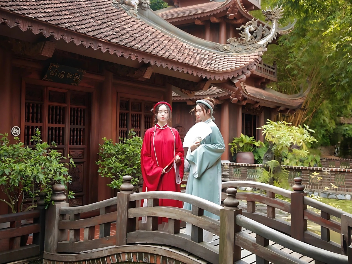 Lưu ý lựa chọn trang phục phù hợp khi ghé thăm chùa Địa Tạng Phi Lai Tự