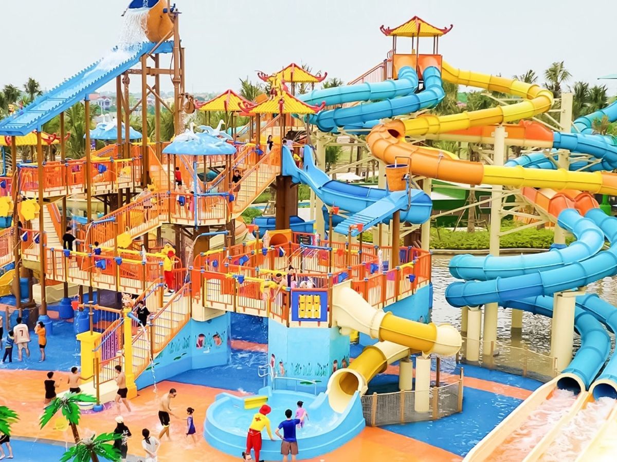 Công viên nước Sun World Ha Nam với đủ mọi trò chơi, phù hợp với mọi lứa tuổi.