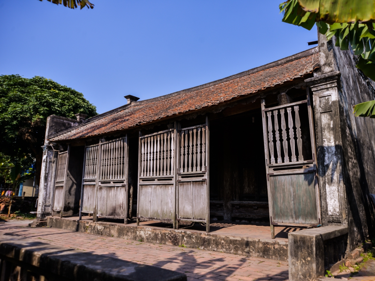 Ghé thăm nhà Bá Kiến - ngôi nhà gắn liền với tác phẩm “Chí Phèo”.