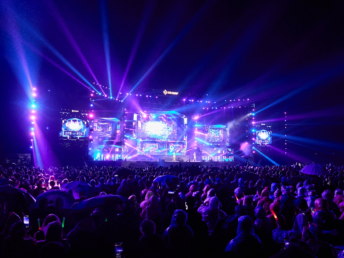 Đại nhạc hội Rực rỡ Hà Nam thu hút đông đảo du khách.