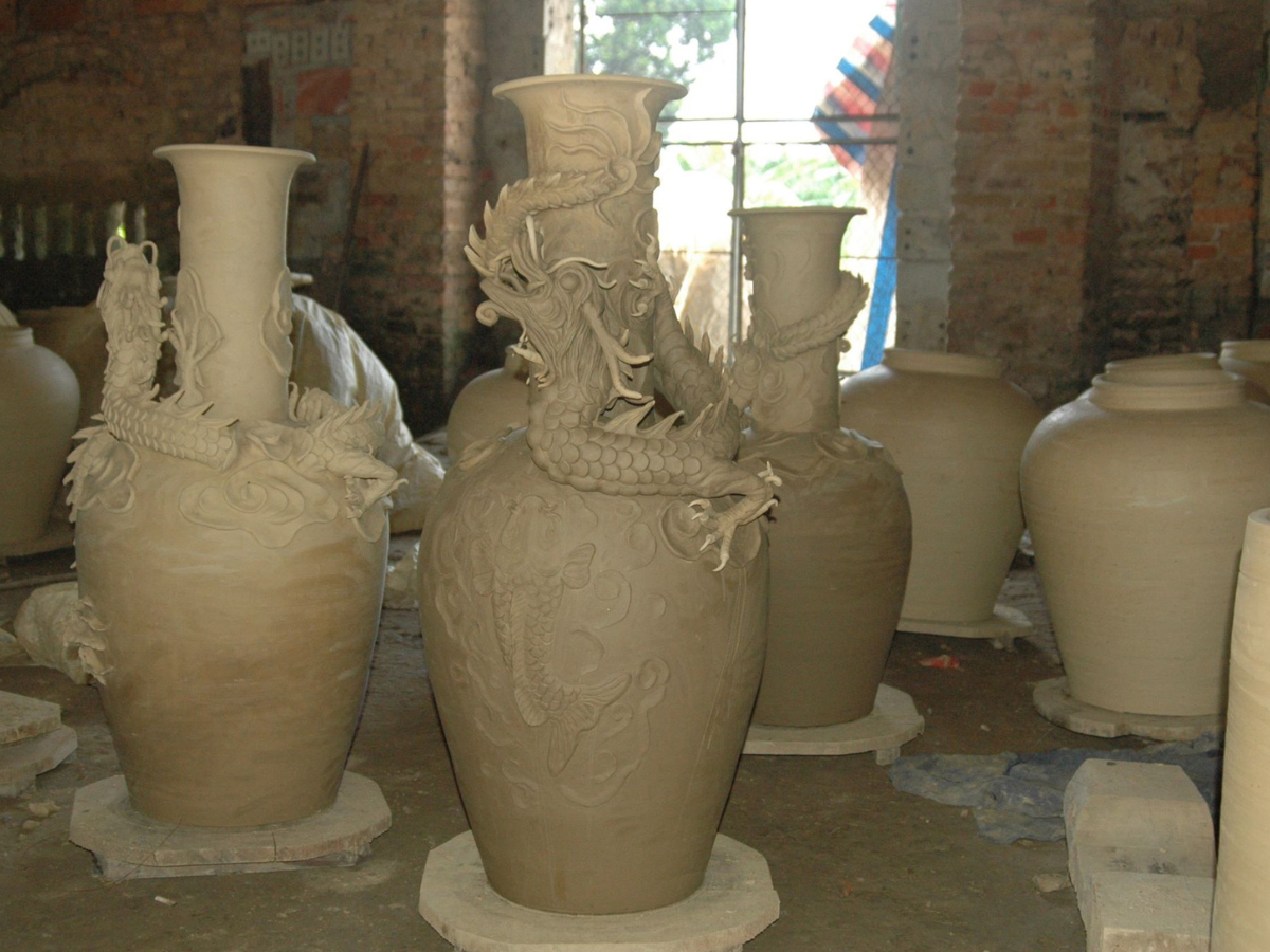 Nghệ nhân gốm Quyết Thành thổi hồn vào mỗi sản phẩm nghệ thuật