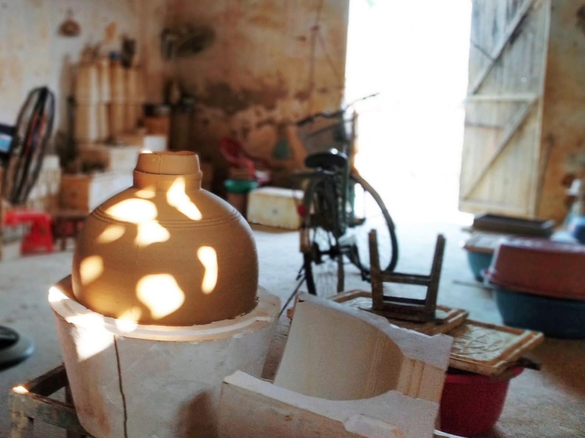 Từng sản phẩm gốm mang đến cho du khách một câu chuyện và trải nghiệm độc đáo.