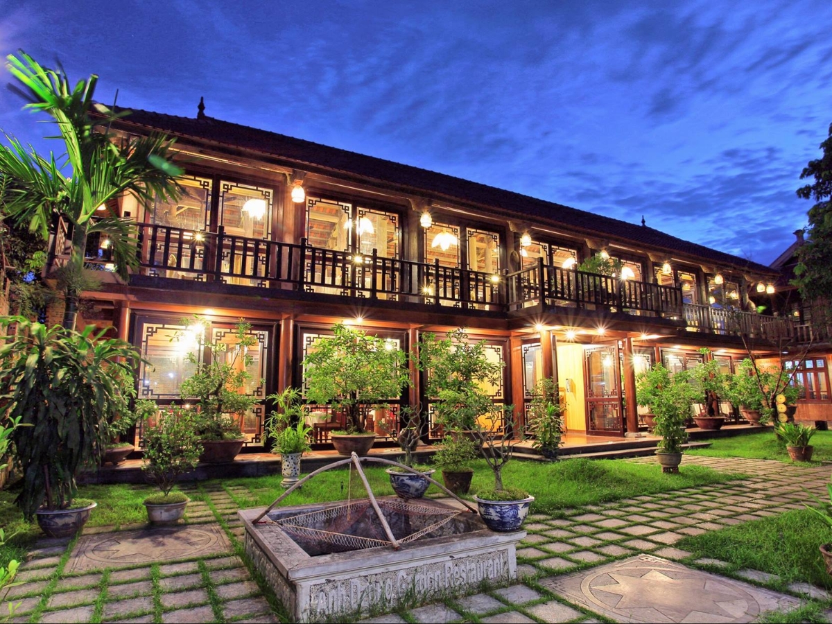 Quanh Núi Cấm có rất nhiều lựa chọn ẩm thực cho các thực khách ghé thăm