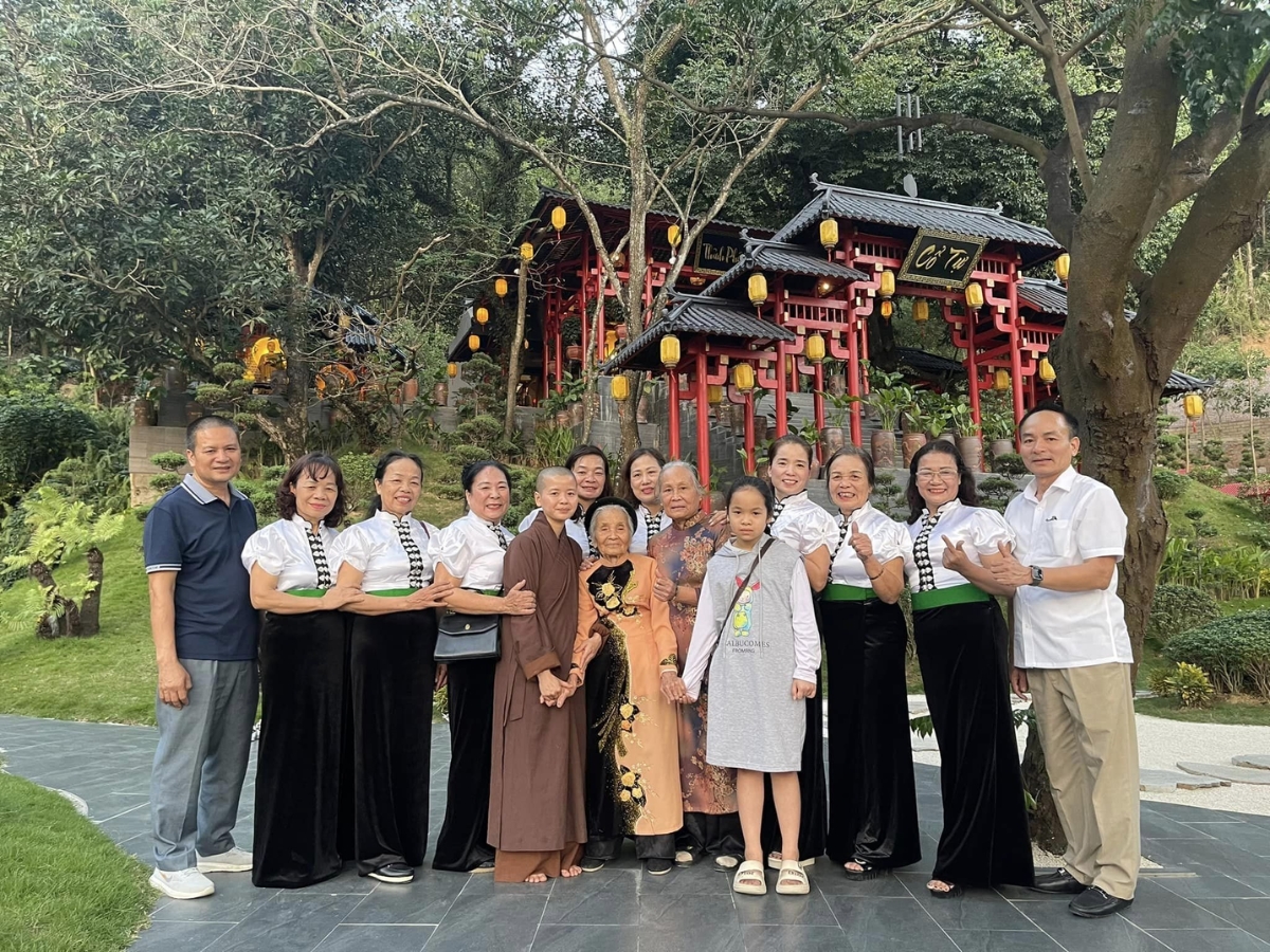 Thoải mái nhất để có những bức hình check-in đẹp tại Núi Chùa Thôn Châu