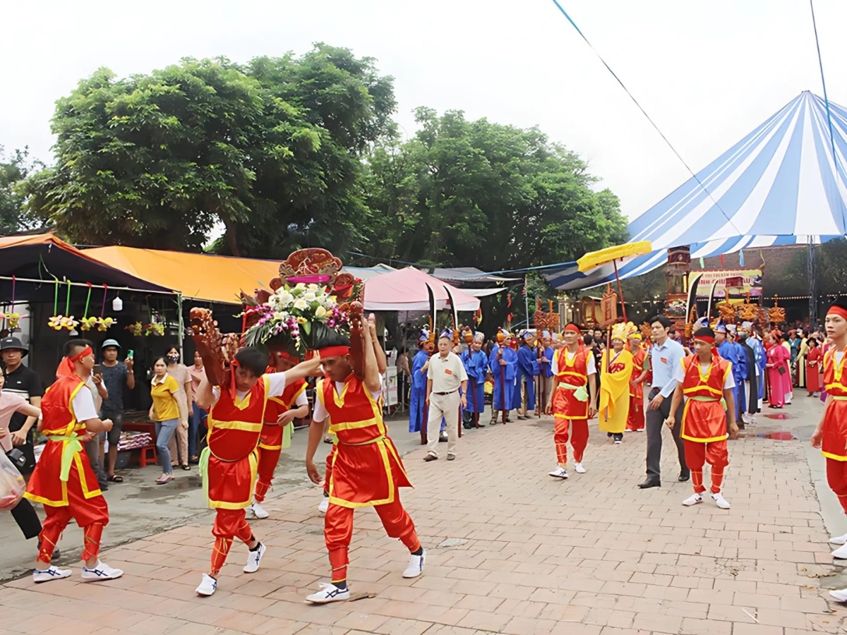 Không khí lễ hội náo nhiệt tại lễ hội đình - chùa Châu