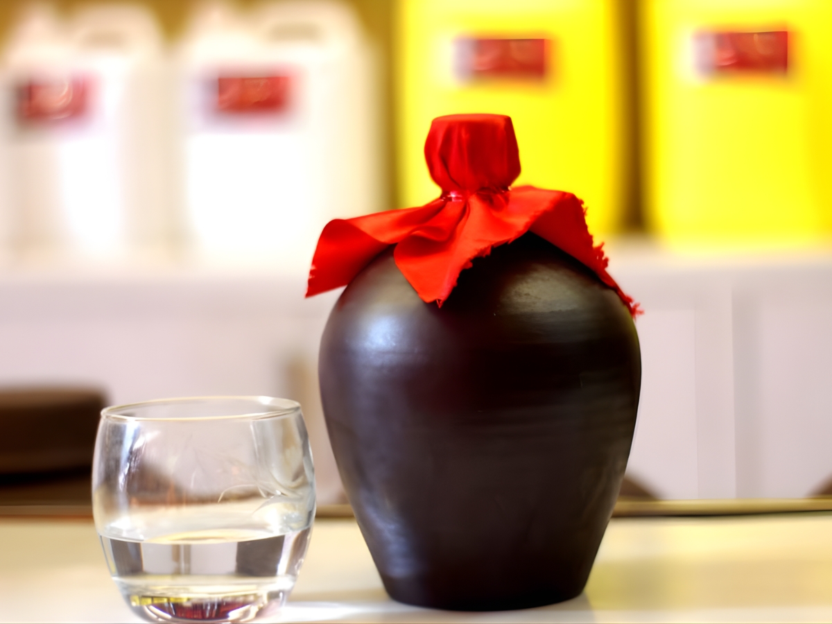 Rượu làng Bèo - Đặc sản Hà Nam.