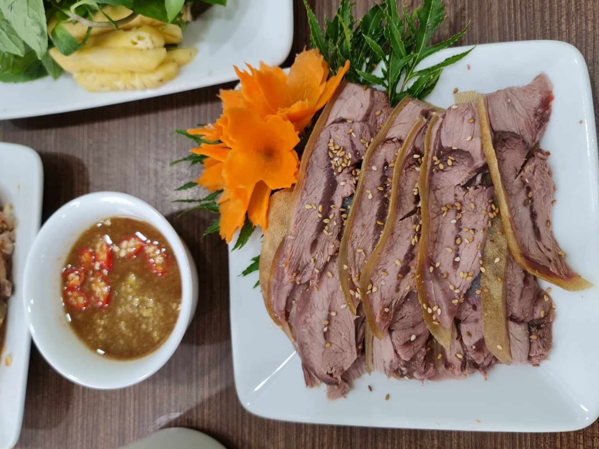 Đặc sản dê núi Kim Bảng ngon khó cưỡng