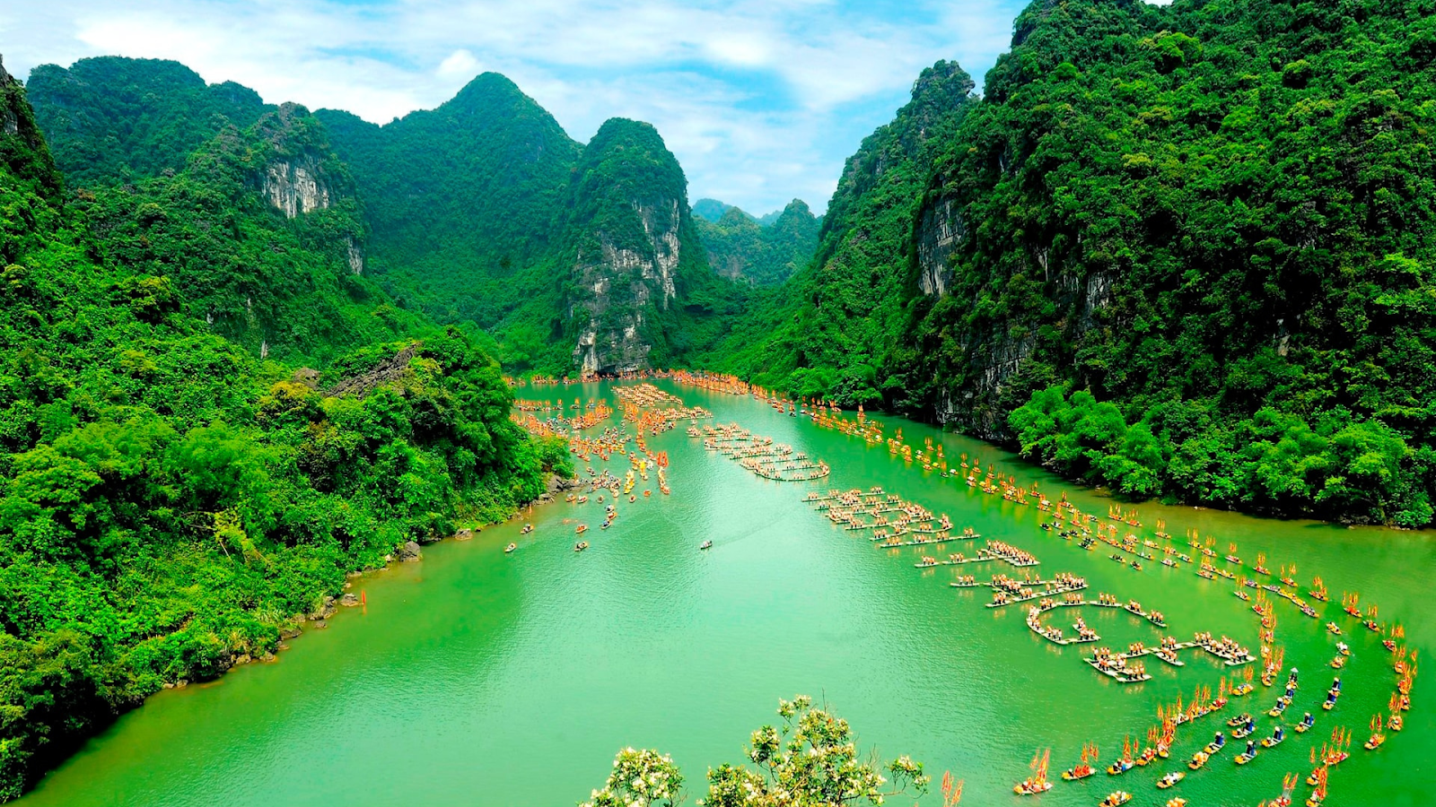 Quần thể Danh thắng Tràng An được UNESCO công nhận là Di sản Văn hóa và Thiên nhiên thế giới (Nguồn: Sưu tầm) Quần thể Danh thắng Tràng An được UNESCO công nhận là Di sản Văn hóa và Thiên nhiên thế giới (Nguồn: Sưu tầm)