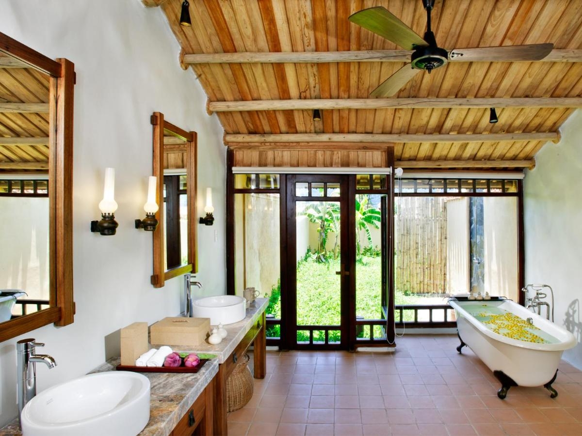 Tận hưởng không gian nghỉ dưỡng tiện nghi tại Emeralda Resort Ninh Bình.